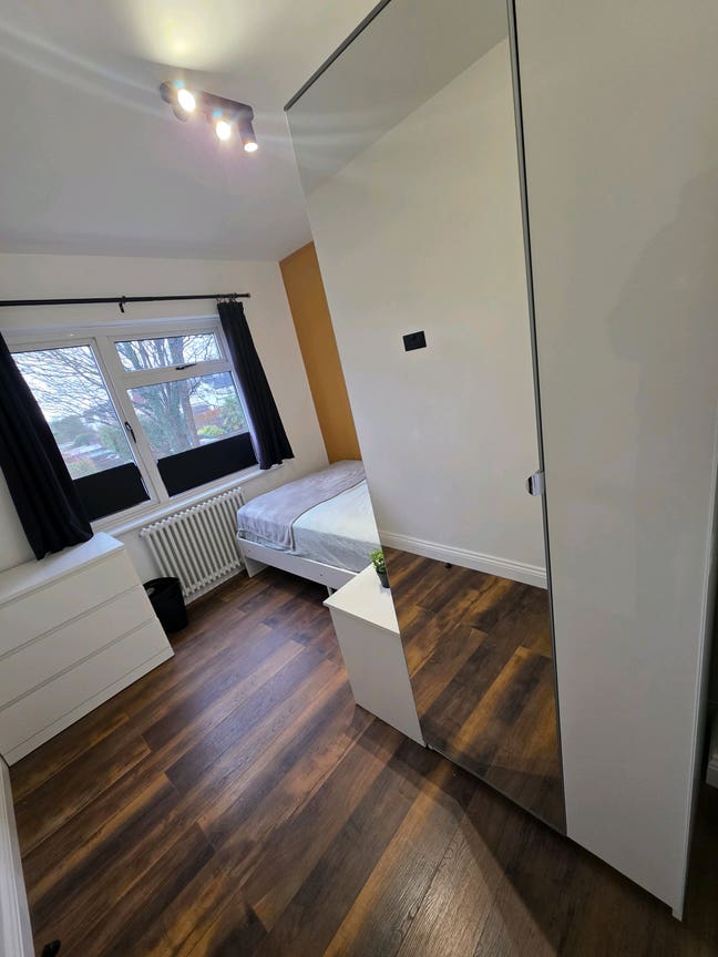 Beautiful 4 Room Flat (The Mustard) Main Photo