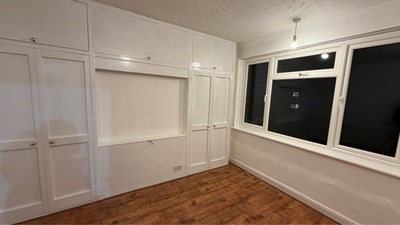Fully furnished Spacious double room available Main Photo