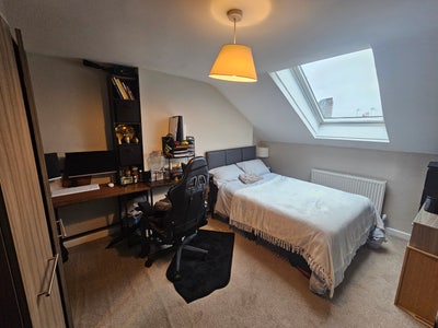Excellent Location Ensuite Room in Perryfield St. Main Photo