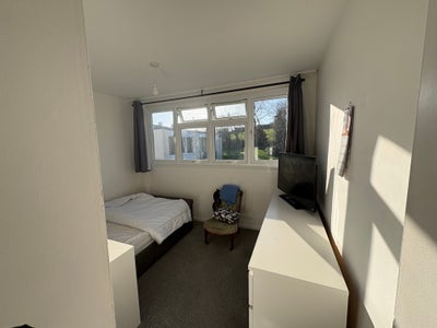 Spacious Furnished Double Room – Bills Included –  Main Photo