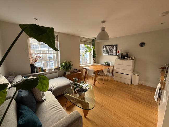 Bright Double Room in Stunning Pimlico Townhouse  Main Photo