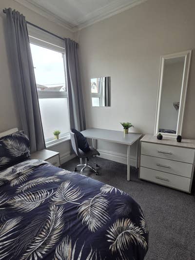 🍍 2 Doubles, 1 with ensuite - High End House Main Photo