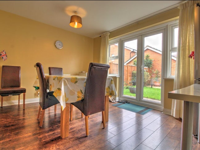 Double bedroom with en-suite in Thatcham  Main Photo