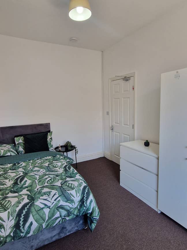 🦋  Double, close to Stanley Park Main Photo