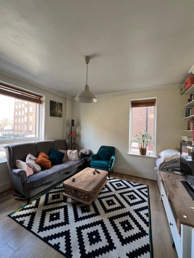 &pound;875 - Rare Zone 1 Find - Elephant & Castle  Main Photo