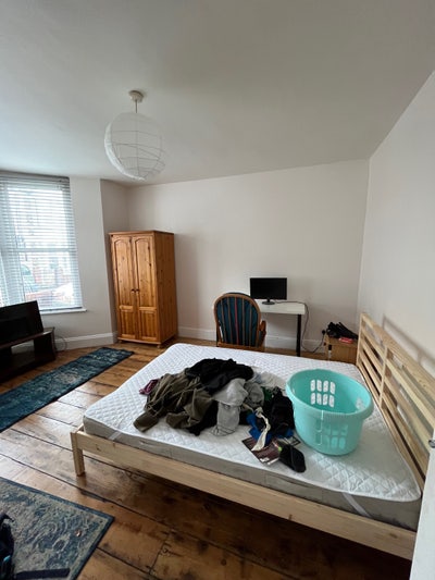 Big room Easton all bills inc no deposit  Main Photo