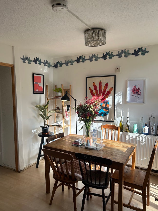 Bright room is Canonbury House Main Photo