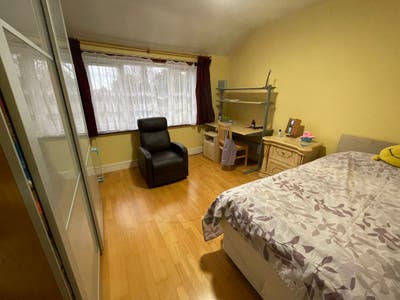 Spacious Double, Garden View, Close to Station Main Photo