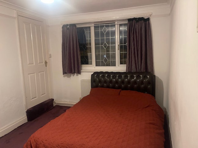 Double Room in Large House Main Photo