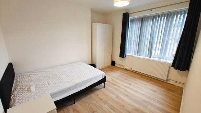 Newly refurbished double rooms in Hoxton Main Photo