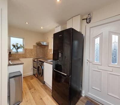  Self-Contained Studio with Private Entrance Main Photo