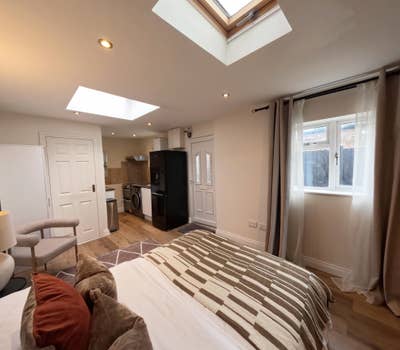  Self-Contained Studio with Private Entrance Main Photo