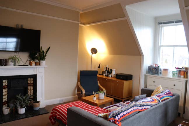 Spacious Bedroom Edinburgh Available 22 February Main Photo