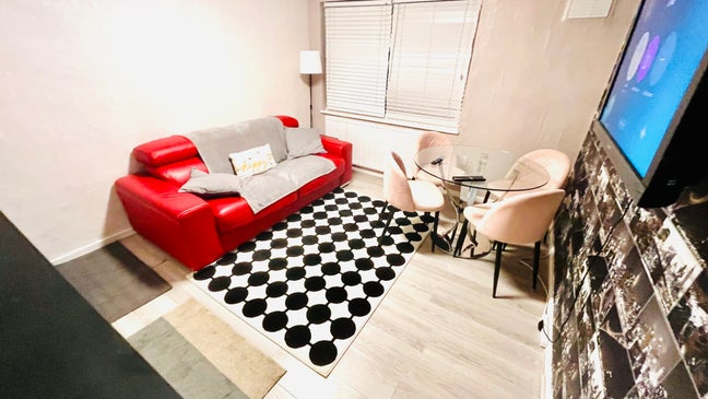 – 2 Bed Flat / 1 Bed Flat / Studio – Ready Now Main Photo