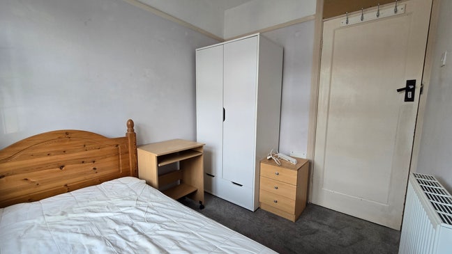 Single Room in a Friendly Houseshare Main Photo