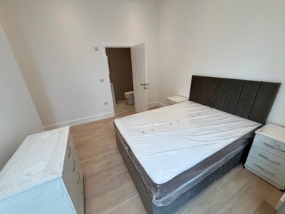 Brand new rooms in Crossharbour Main Photo