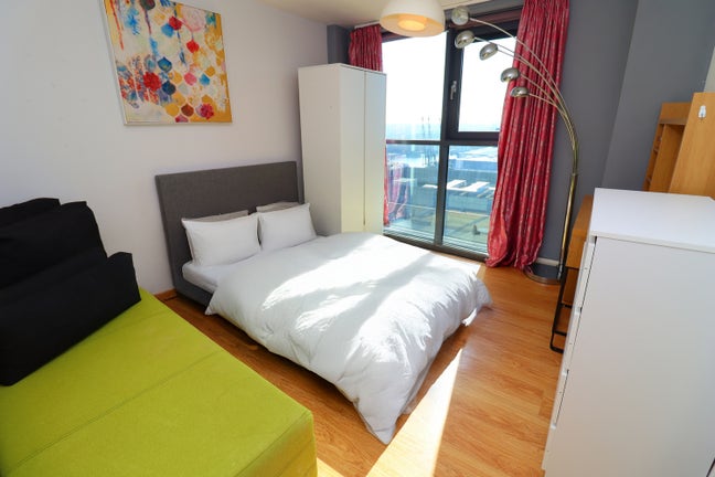 2 Luxury Rooms in a 2 Bedroom Flat - Canary Wharf Main Photo