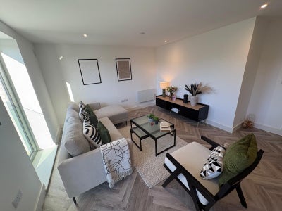 Private Room & Bathroom - Lower Downs Quarter Main Photo