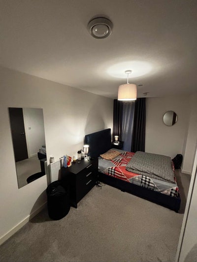 En-suite available for rent in M5 Main Photo