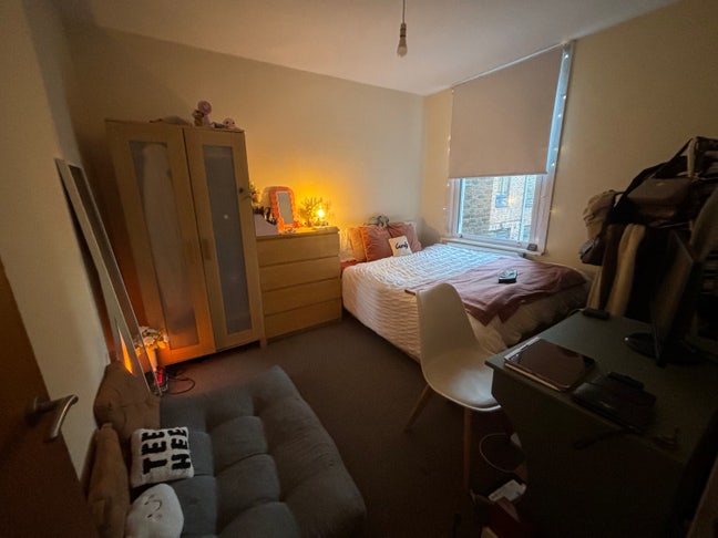 Two double bedrooms to rent Main Photo