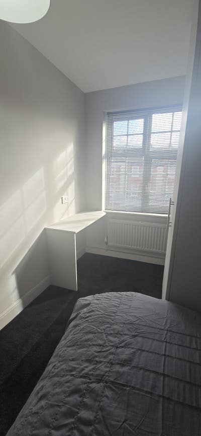 Single room Ruislip Manor Main Photo