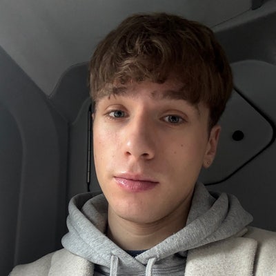 Professional Male seeks a double room Main Photo