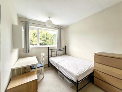 1 Single bedroom - 7 total bedrooms &pound;545 bills inc Main Photo