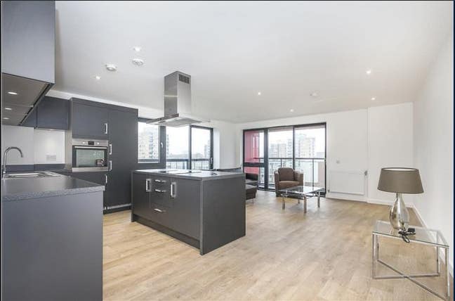 Two double rooms on offer Main Photo