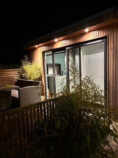 Self-contained en-suite double bedroom Main Photo