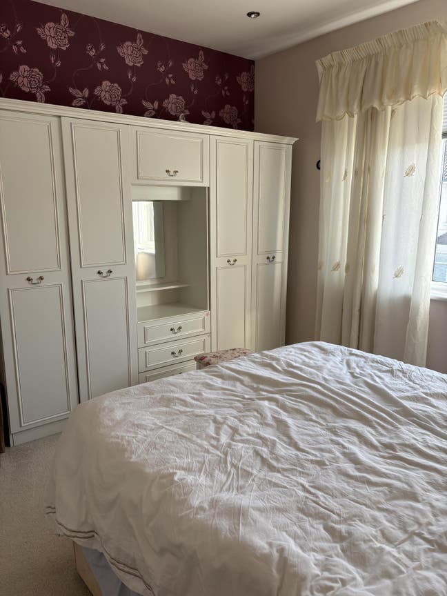 Double Room to Let Main Photo