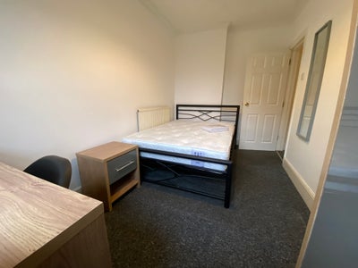 Peaceful, Cosy Room with a View 🌲and Cleaning🧹 Main Photo