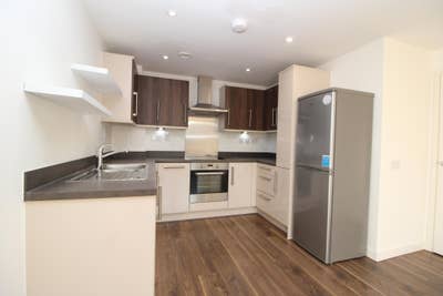 Spacious Double Room with Private Bathroom  Main Photo