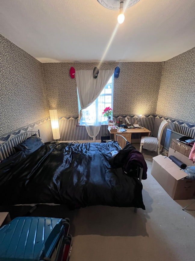 Spacious double room great location!  Main Photo