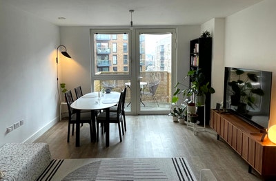 Double Room with Private Bathroom in Surrey Quays  Main Photo