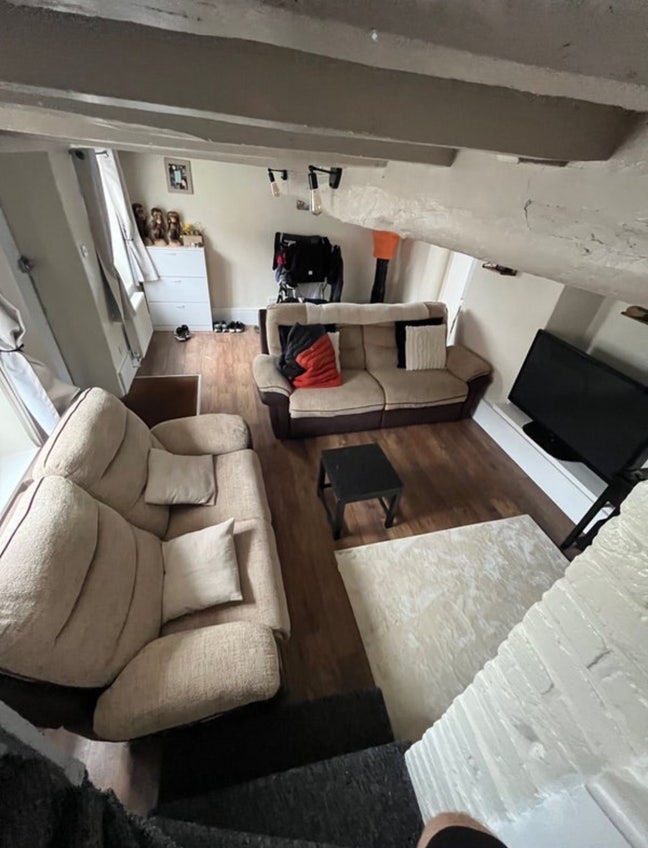 2 bedroom cottage for rent  Main Photo