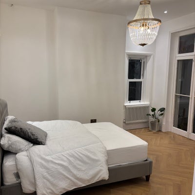 Spacious One bed flat with shared kitchen/lounge Main Photo