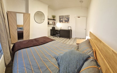 Large Double room in modern house in Mile End Main Photo