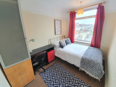 Cosy Room in Houseshare - All Bills Inc! Main Photo