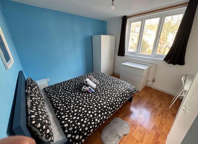 Large room a 5 minute walk from Clapham Junction Main Photo