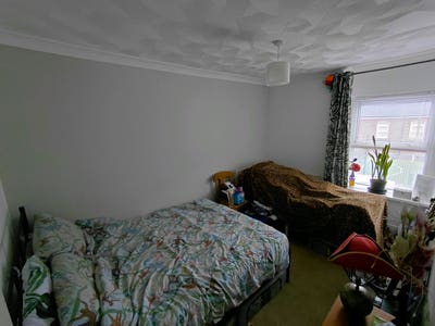 Double room for rent, double bed in situ Main Photo