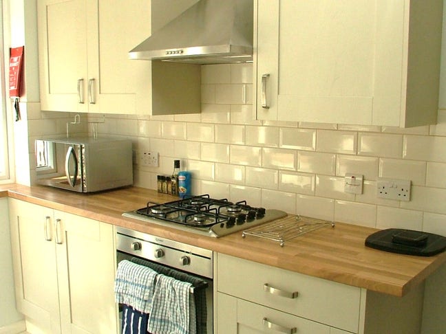 Lovely en-suite in beautiful house nr Uxbridge Main Photo