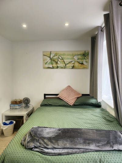 Single Room Available for Female in  Hillingdon Main Photo