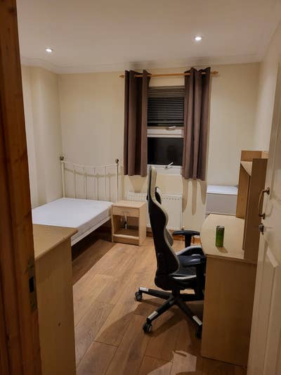 Short Long Stay Single  Room Avail Now Main Photo