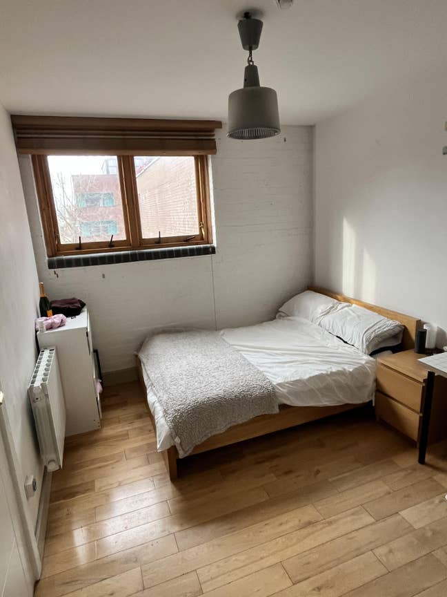 Double room with new ensuite in Hoxton area Main Photo
