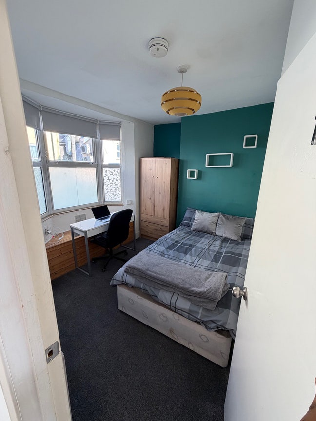 🏡 Great Rooms Available | inc Bills + Netflix Main Photo