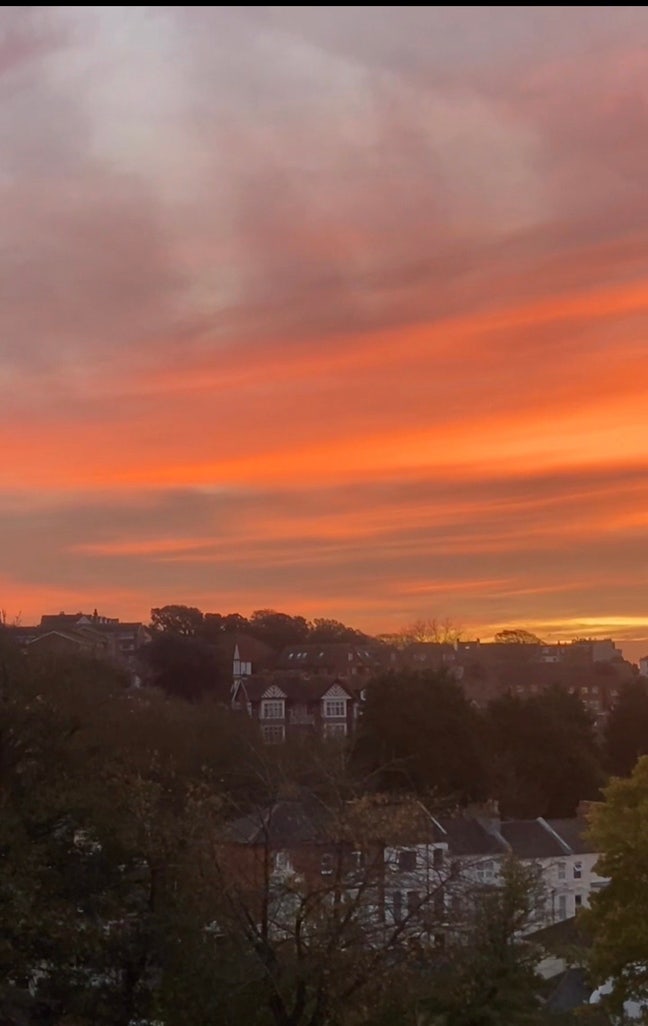 Large room in central seaside location 🌊 Main Photo