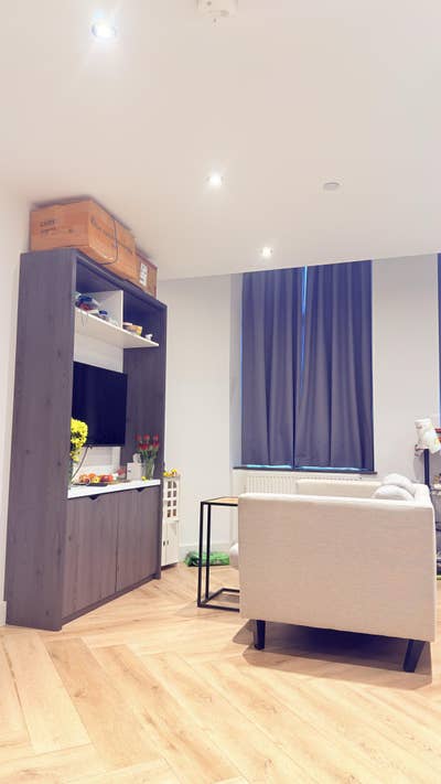 Perfect Studio Flat Next to Railway Station Main Photo