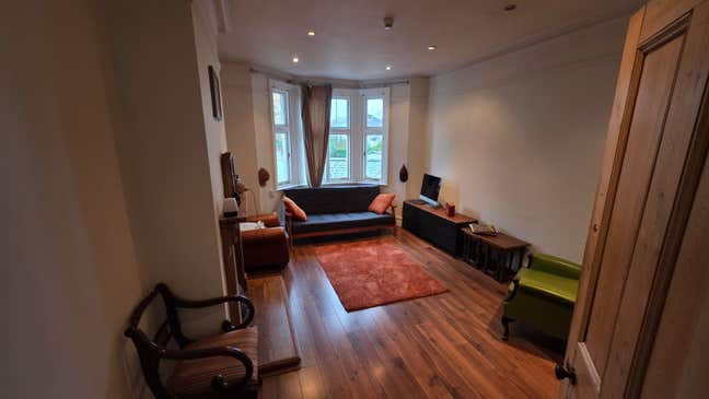 Double room for rent (House share with me) Main Photo