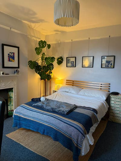 Lovely Double Room near Portobello Rd - 14th March Main Photo