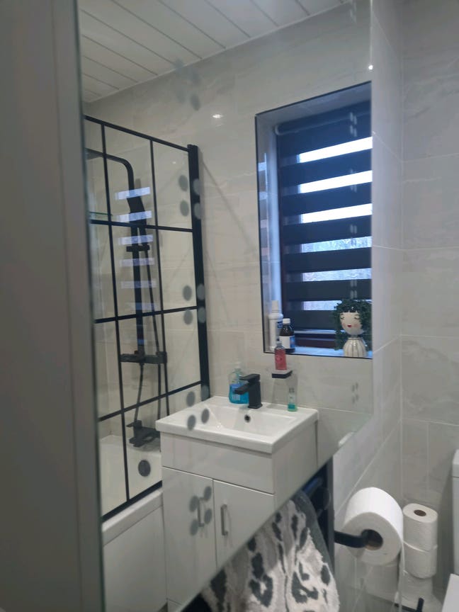 Furnished room Main Photo